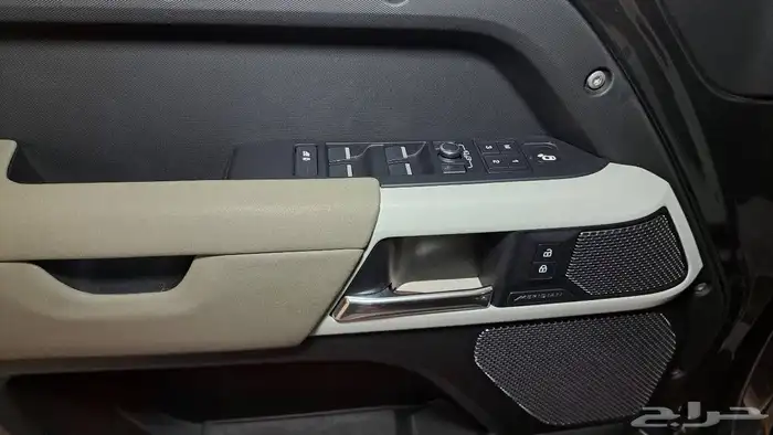 لاند روفر ديفندر 2022 Defender P300 X-Dynamic 23