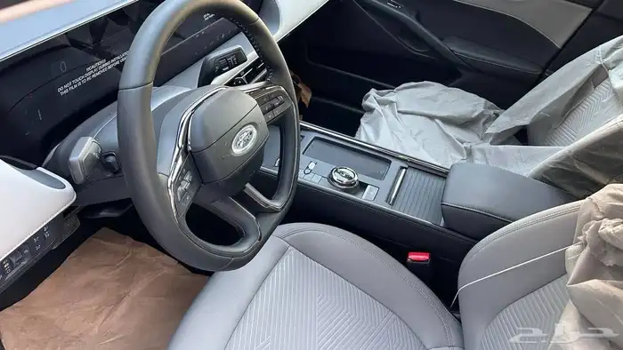 فورد تورس امبيانتي 2026 لدى شركة عبدالمجيد الخضر 8