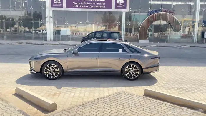 ازيرا 2024 للبيع 7