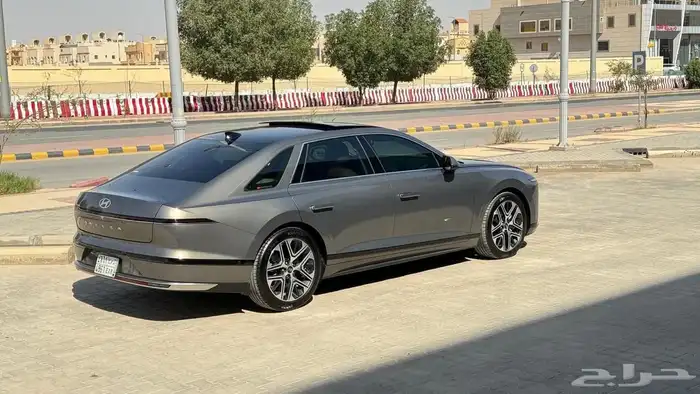 ازيرا 2024 للبيع 6