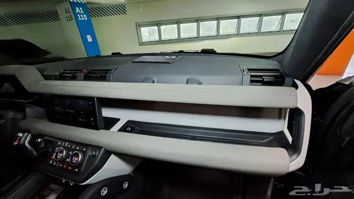 لاند روفر ديفندر 2022 Defender P300 X-Dynamic 41