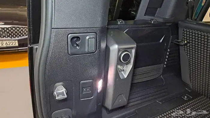 لاند روفر ديفندر 2022 Defender P300 X-Dynamic 31