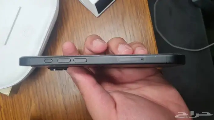 ايفون 16 عادي (128 قيقا) (اللون اسود) 4