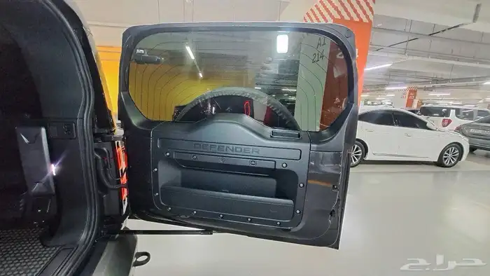 لاند روفر ديفندر 2022 Defender P300 X-Dynamic 32