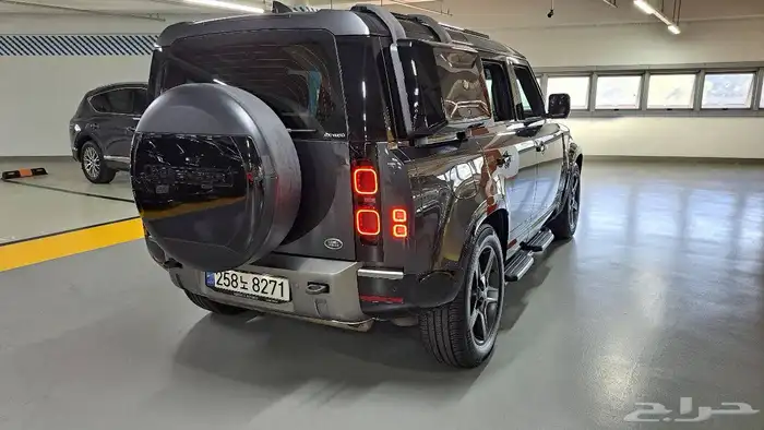 لاند روفر ديفندر 2022 Defender P300 X-Dynamic 8
