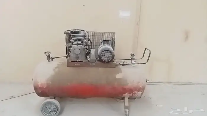 ورشة خشب كاملة للبيع معدات فقط 4