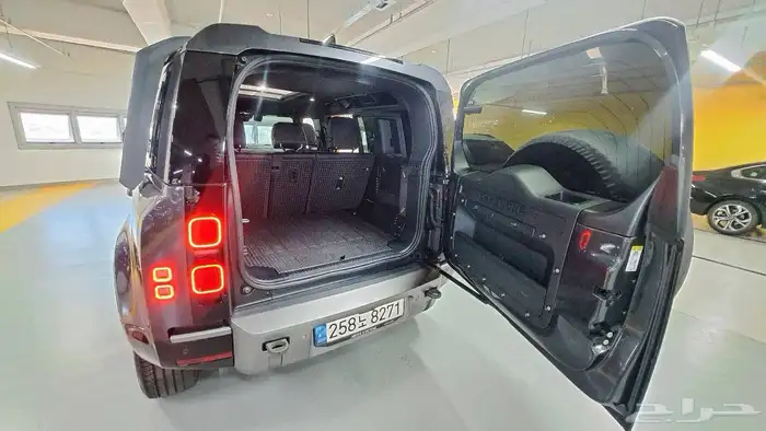 لاند روفر ديفندر 2022 Defender P300 X-Dynamic 27