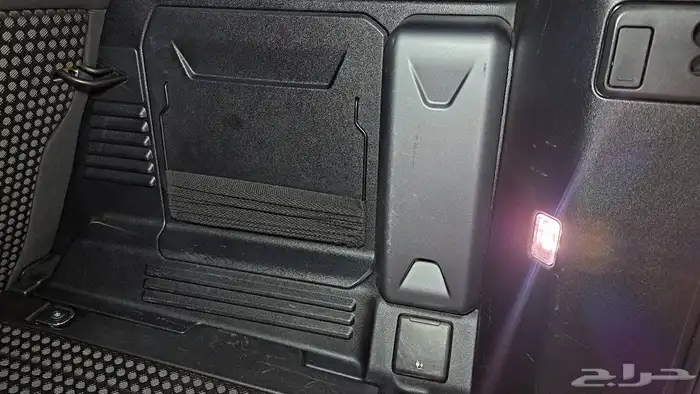 لاند روفر ديفندر 2022 Defender P300 X-Dynamic 30