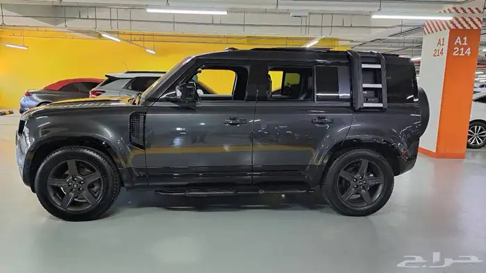 لاند روفر ديفندر 2022 Defender P300 X-Dynamic 3
