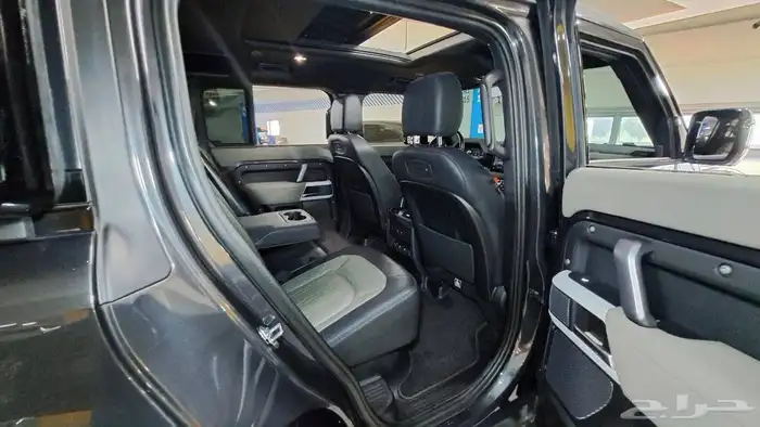 لاند روفر ديفندر 2022 Defender P300 X-Dynamic 37