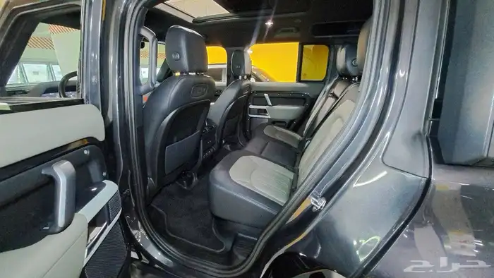 لاند روفر ديفندر 2022 Defender P300 X-Dynamic 25