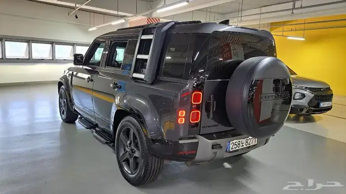 لاند روفر ديفندر 2022 Defender P300 X-Dynamic 5