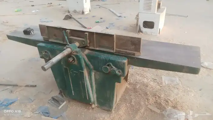 ورشة خشب كاملة للبيع معدات فقط 14