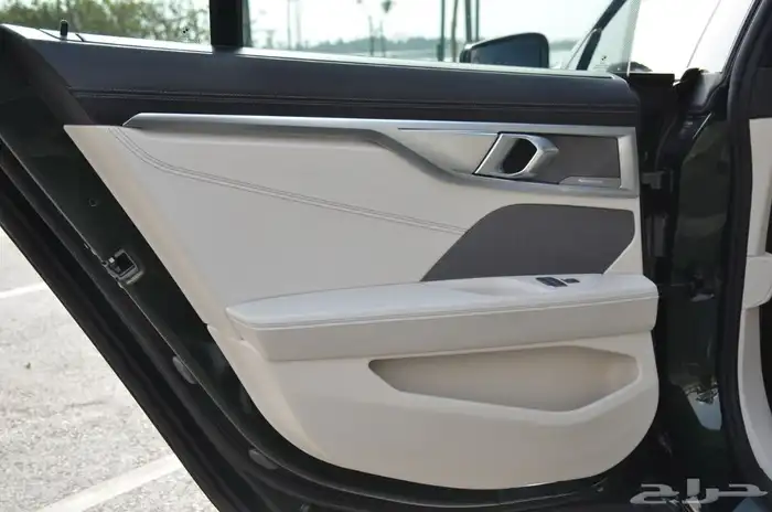 bmw 840i 2023 على الضمان 6