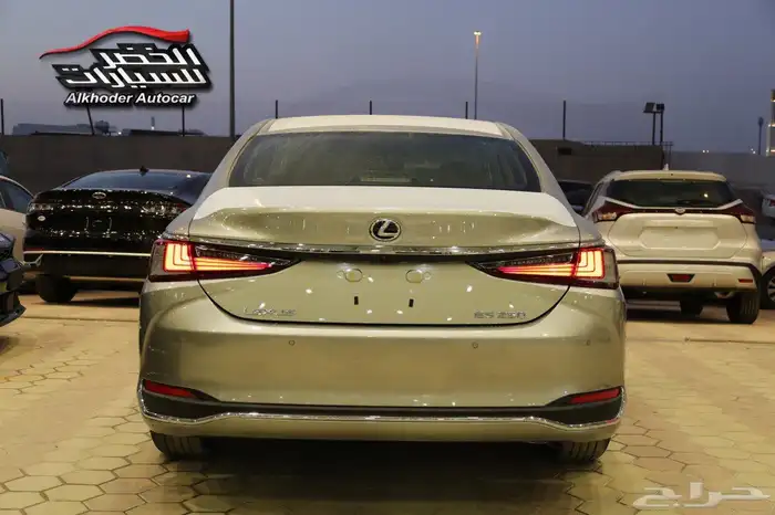 لكزس اي اس 250 بنزين 2025 3
