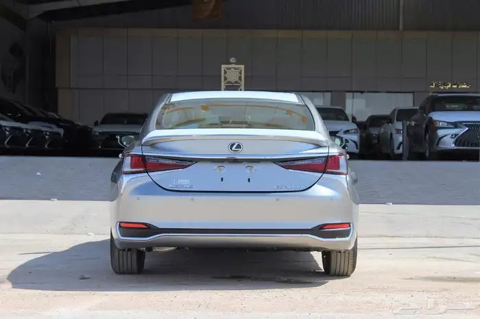 لكزس - ES300 Ah هايبرد - 2025 - خليجي 13