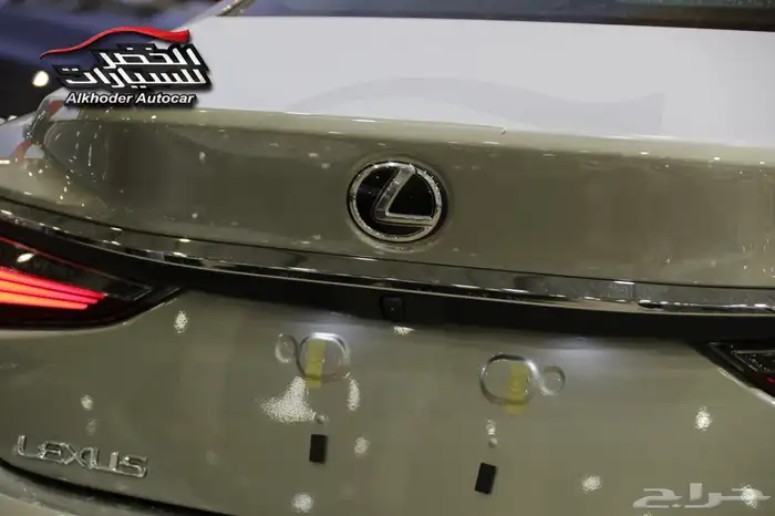 لكزس اي اس 250 بنزين 2025 7