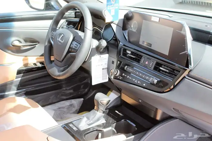 لكزس - ES300 Ah هايبرد - 2025 - خليجي 16