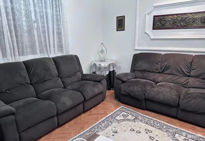 كنب نظيف ومافي اي عيوب 0