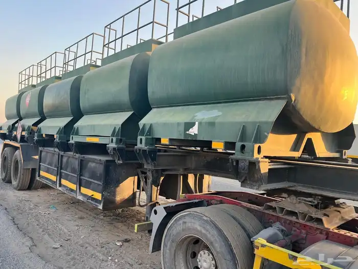 للبيع رؤوس تريلات مع الارض 15