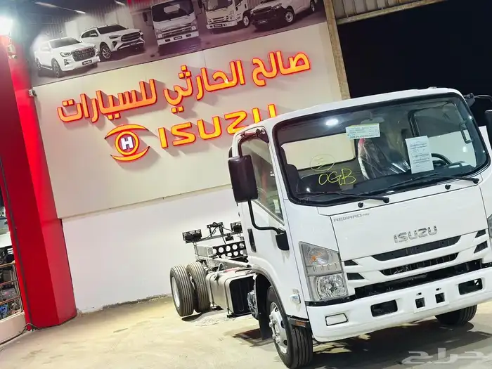 ايسوزو شاحنة 4طن قصير وطويل موديل 2025 ياباني الصنع 2