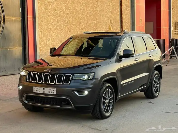 جراند شروكي ليمتد 2017 - 8 سلندر فل كامل 8