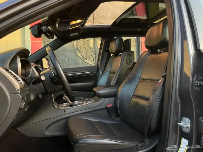 جراند شروكي ليمتد 2017 - 8 سلندر فل كامل 12