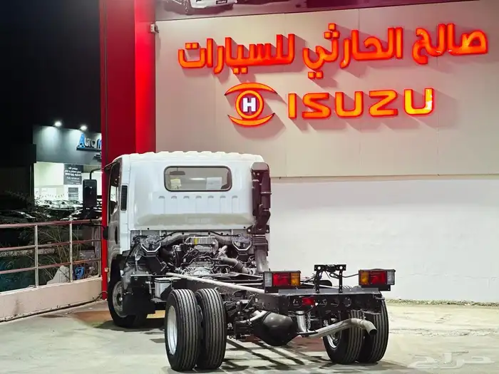 ايسوزو شاحنة 4طن قصير وطويل موديل 2025 ياباني الصنع 3