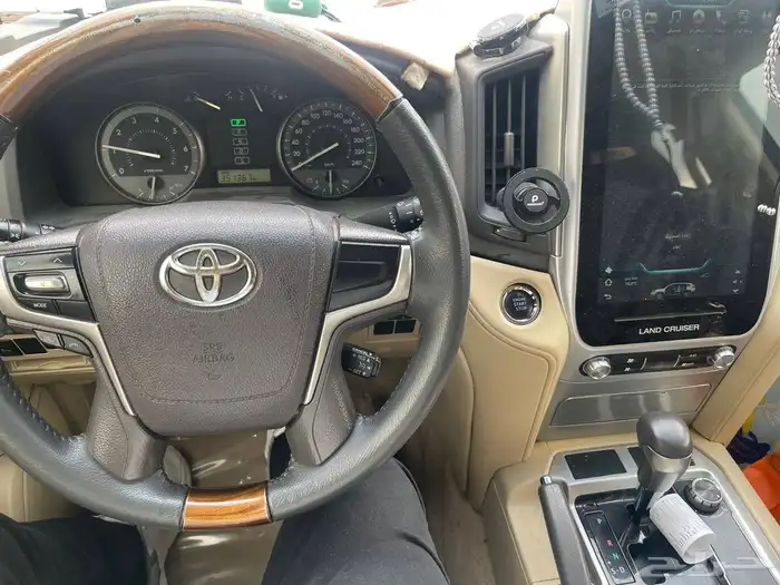 تيوتا لاند كروزر موديل 2016 3