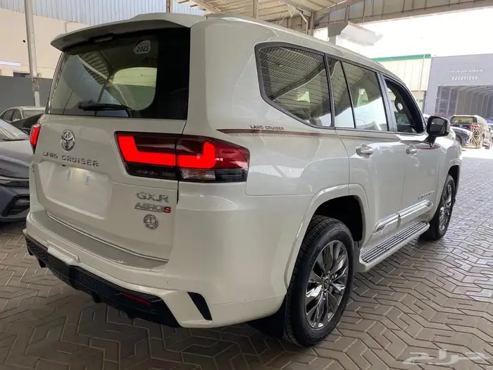 لاندكروزر جي اكس ار الساير اصلي L5 2025 4