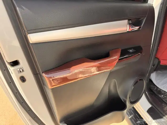 هايلكس 2022 بنزين دبل اوتماتيك بحالة الوكالة ممشى قليل 21