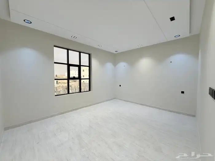 دور ارضي بمدخل سياره للبيع حي اليرموك مقابل ضمك 35