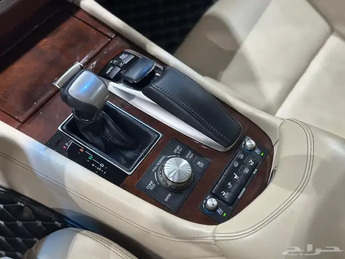 لكزس LS 460 L فل كامل موديل 2013 عداد 62 الف 18