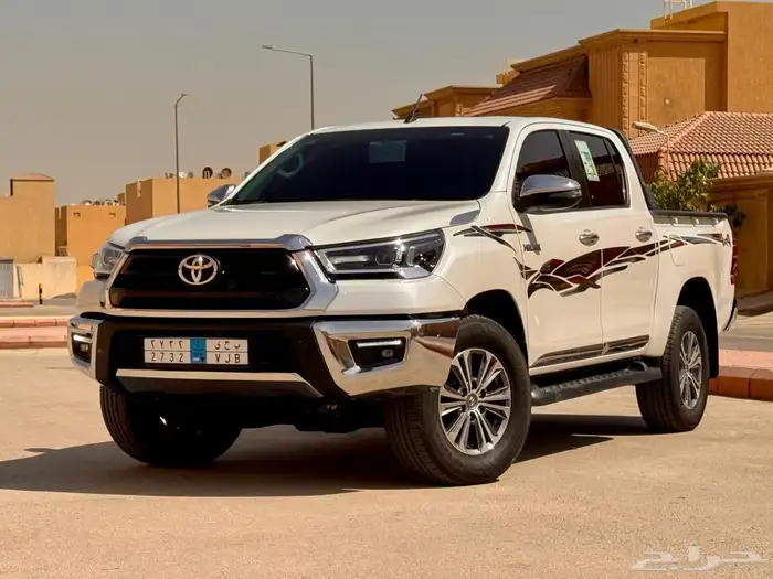 هايلكس 2022 بنزين دبل اوتماتيك بحالة الوكالة ممشى قليل 7