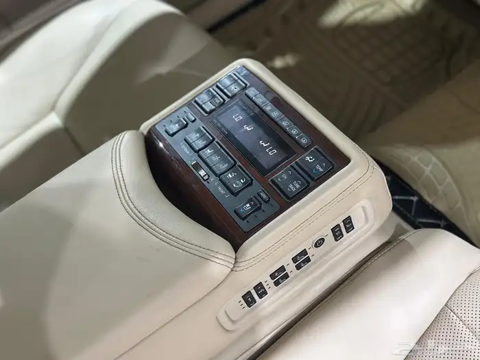 لكزس LS 460 L فل كامل موديل 2013 عداد 62 الف 12