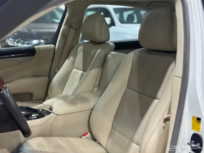 لكزس LS 460 L فل كامل موديل 2013 عداد 62 الف 8