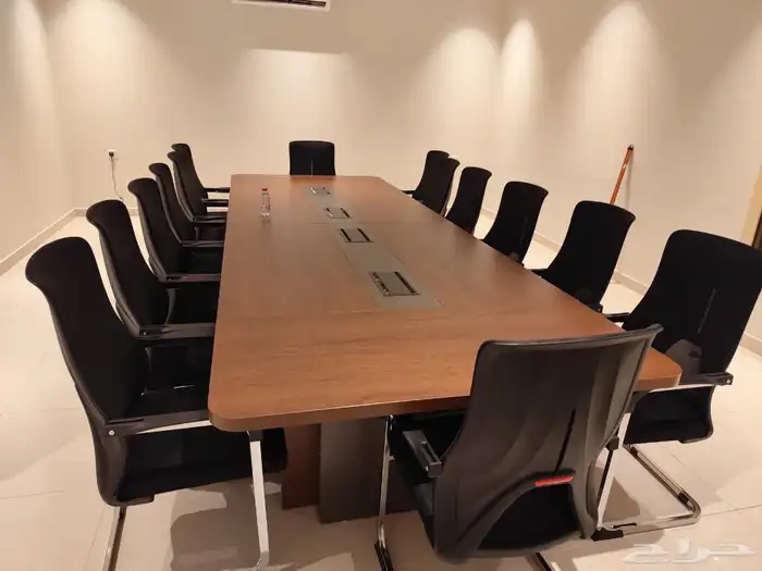 طاولة مكتب حديثة بتصميم عصري بأحجام مختلفة 31