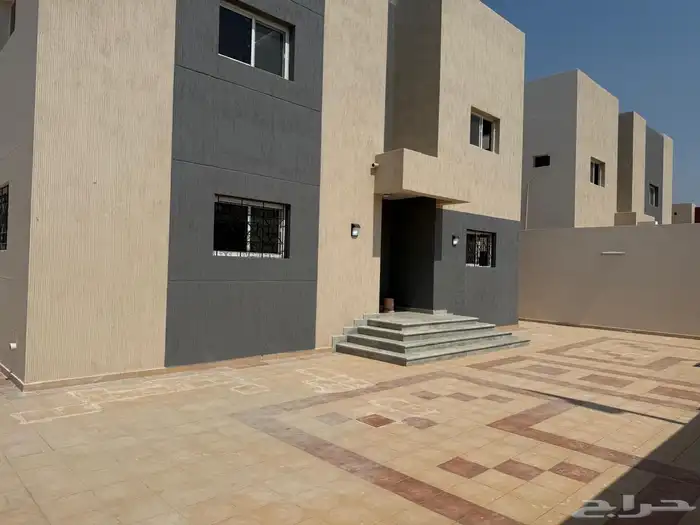 فيلا جديدة للإيجار إسكان الشواجرة 1