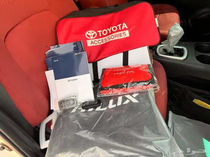 هايلكس 2022 بنزين دبل اوتماتيك بحالة الوكالة ممشى قليل 34