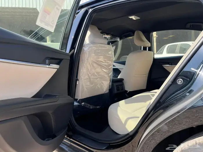 تويوتا كامري 2025 E 6