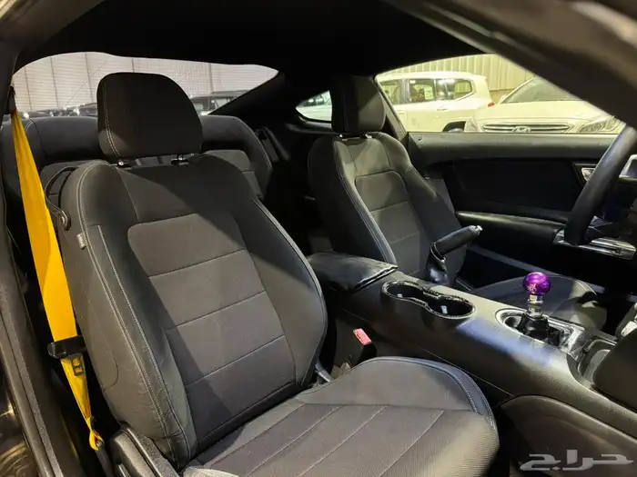 موستنج 2016 V6 جير عادي (بحالة ممتازة) 6