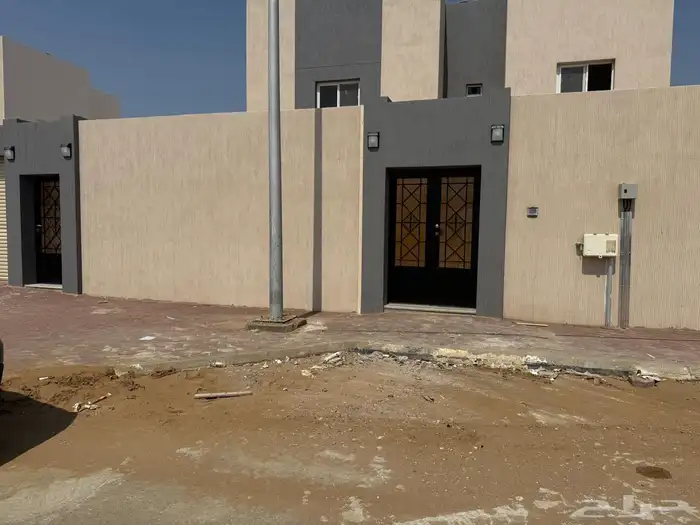 فيلا جديدة للإيجار إسكان الشواجرة 3