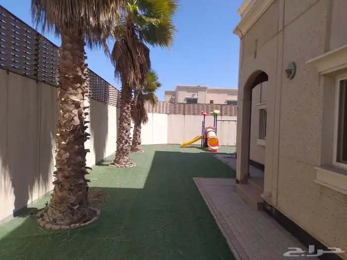 فيلا للإيجار حي جلمودة 3