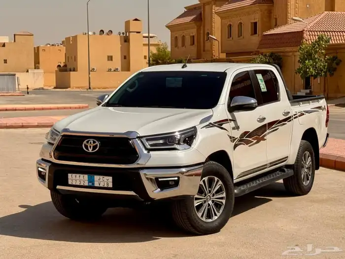 هايلكس 2022 بنزين دبل اوتماتيك بحالة الوكالة ممشى قليل 6