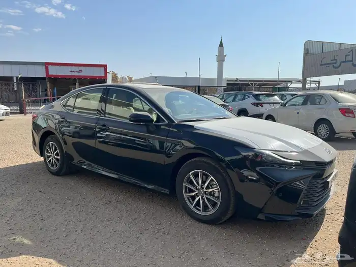 تويوتا كامري 2025 E 1