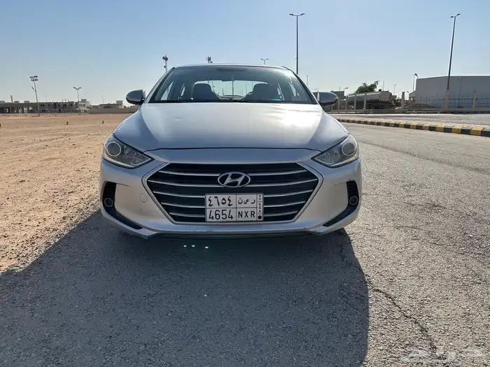 هونداي انترا لون فضي موديل 2017 5