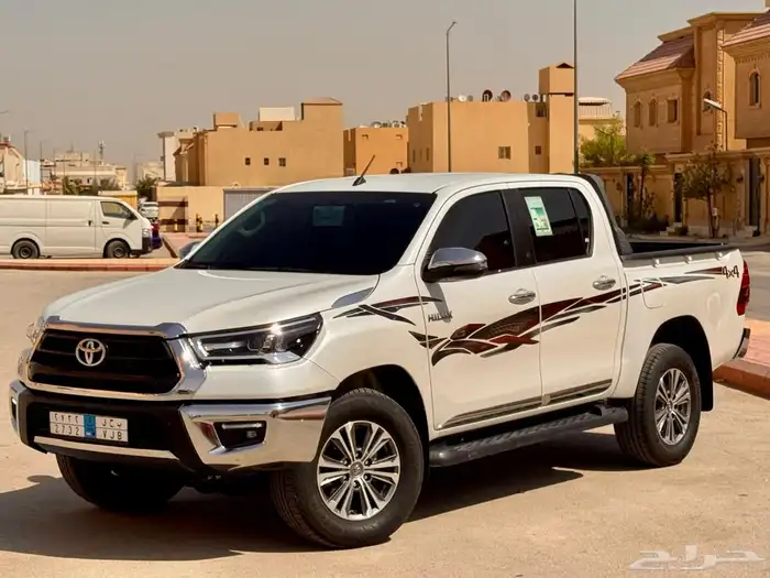 هايلكس 2022 بنزين دبل اوتماتيك بحالة الوكالة ممشى قليل 8