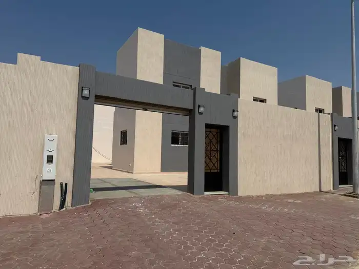 فيلا جديدة للإيجار إسكان الشواجرة 2