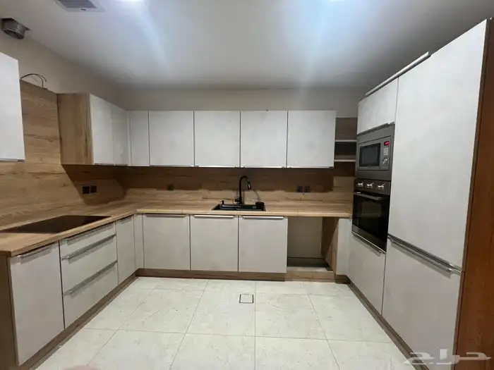 تاون هاوس للإيجار في حي عكاظ 3