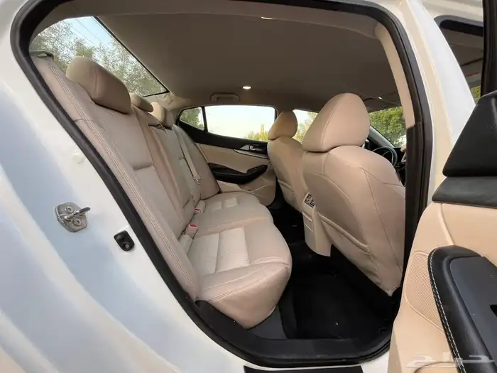 (نيسان مكسيما 2016 (( بحالة ممتازة ) 35